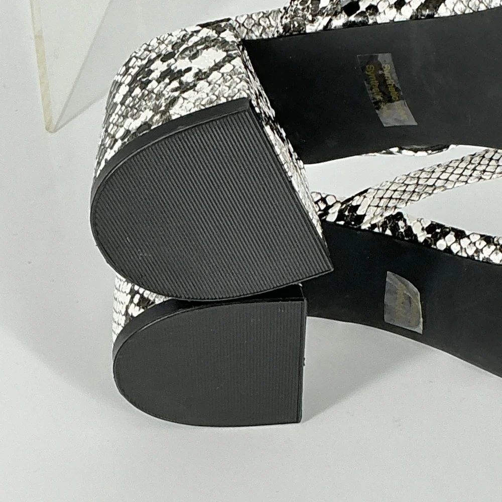 Abound Size 7.5 Snakeskin Print Thong Block Heel Sandals Black White NEW‎